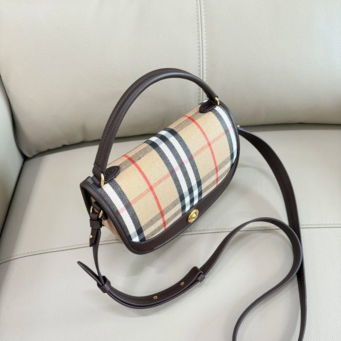 BURBERRY 2160 カーフスキン チェック 斜め掛けバッグ クラシックチェック 24x18cm サイズ:24x18cm
