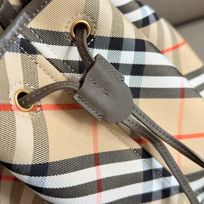 BURBERRY 8711 カーフスキン チェック 斜め掛けバッグ クラシックチェック 29x28x16cm サイズ:29x28x16cm