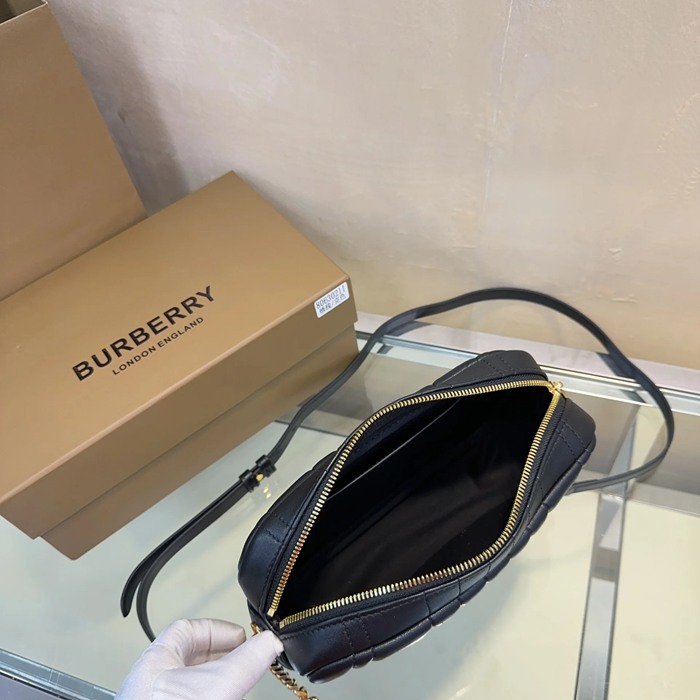 BURBERRY 0211 ラムレザー 斜め掛けバッグ TB 24x15cm サイズ:24x15cm