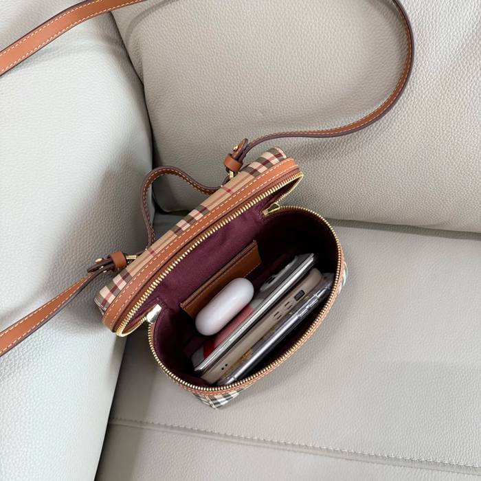 BURBERRY 5251 カーフスキン ベージュ 斜め掛けバッグ クラシックチェック 20x15cm サイズ:20x15cm