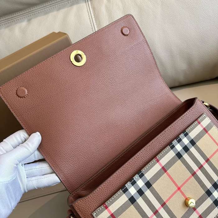BURBERRY 9061 粒紋レザー チェック 斜め掛けバッグ クラシックチェック 25x18cm サイズ:25x18cm