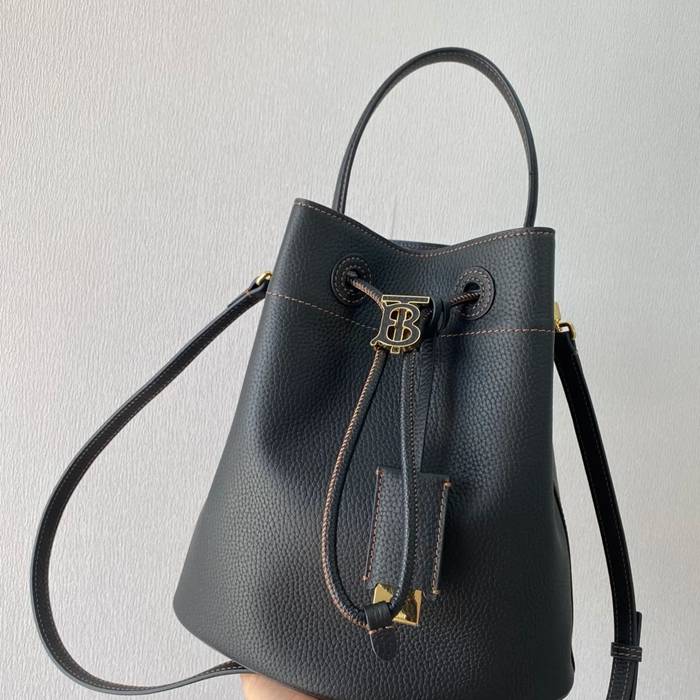 BURBERRY 6911 カーフスキン 斜め掛けバッグ TB 26x26x16cm サイズ:26x26x16cm