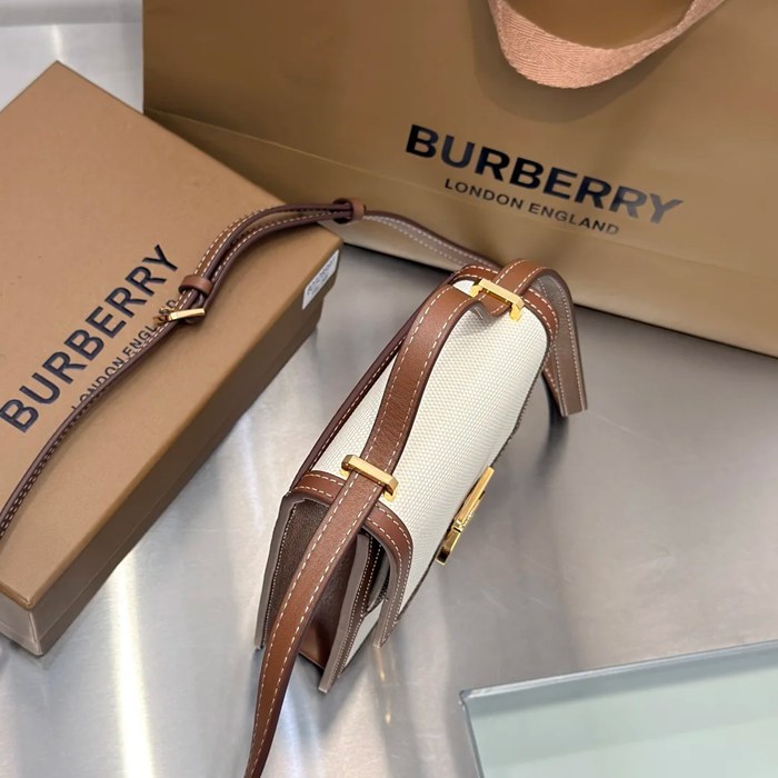 BURBERRY 8991 キャンバス 斜め掛けバッグ TB 19x14cm サイズ:19x14cm