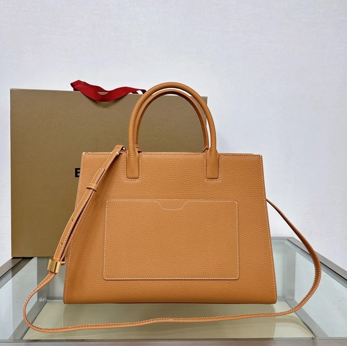 BURBERRY 9761 カーフスキン 斜め掛けバッグ TB 32x24x12cm サイズ:32x24x12cm