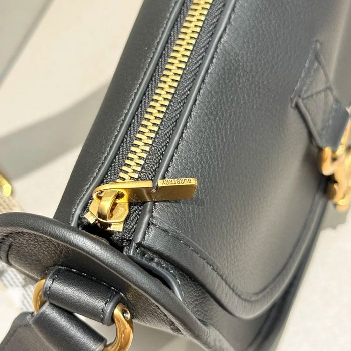 BURBERRY 6931 カーフスキン チェック 斜め掛けバッグ クラシックチェック 19x18cm サイズ:19x18cm
