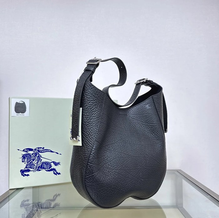 BURBERRY 5781 ゴールド ショルダーバッグ クラシック 33x30cm サイズ:33x30cm