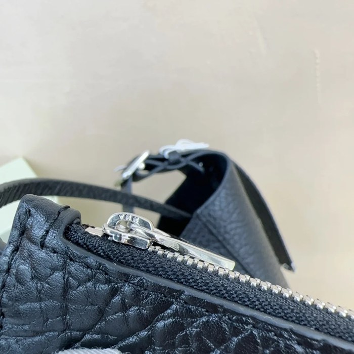 BURBERRY 5781 ゴールド ショルダーバッグ クラシック 33x30cm サイズ:33x30cm