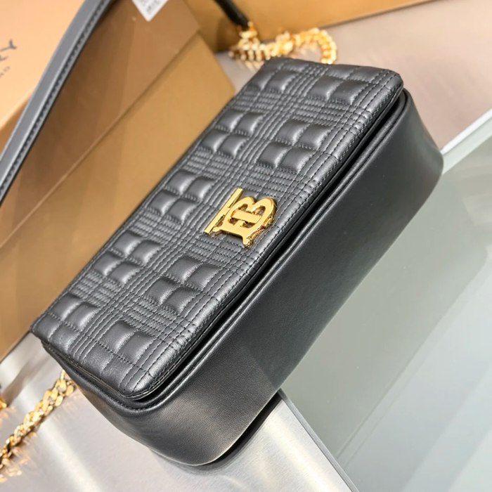 BURBERRY 2091 ラムレザー 斜め掛けバッグ TB 23x13cm サイズ:23x13cm