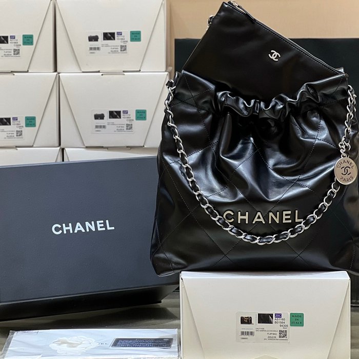 CHANEL 3260 カーフレザー ブラック×シルバー クラシック ファッショナブル 37×35×7cm サイズ:37×35×7cm
