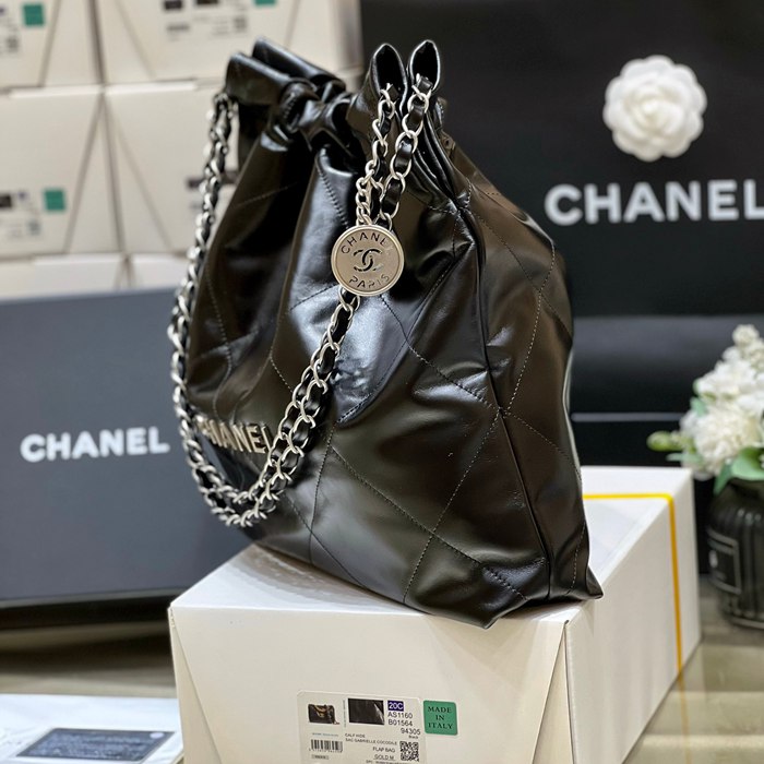 CHANEL カーフレザー ブラック×シルバー クラシック ファッショナブル 42×39×8cm サイズ:42×39×8cm