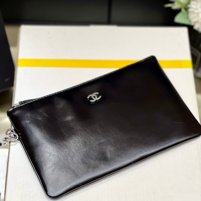 CHANEL カーフレザー ブラック×シルバー クラシック ファッショナブル 42×39×8cm サイズ:42×39×8cm