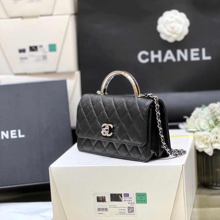 CHANEL カーフレザー 荔枝紋 クラシック 限定 18.5×11×6cm サイズ:18.5×11×6cm