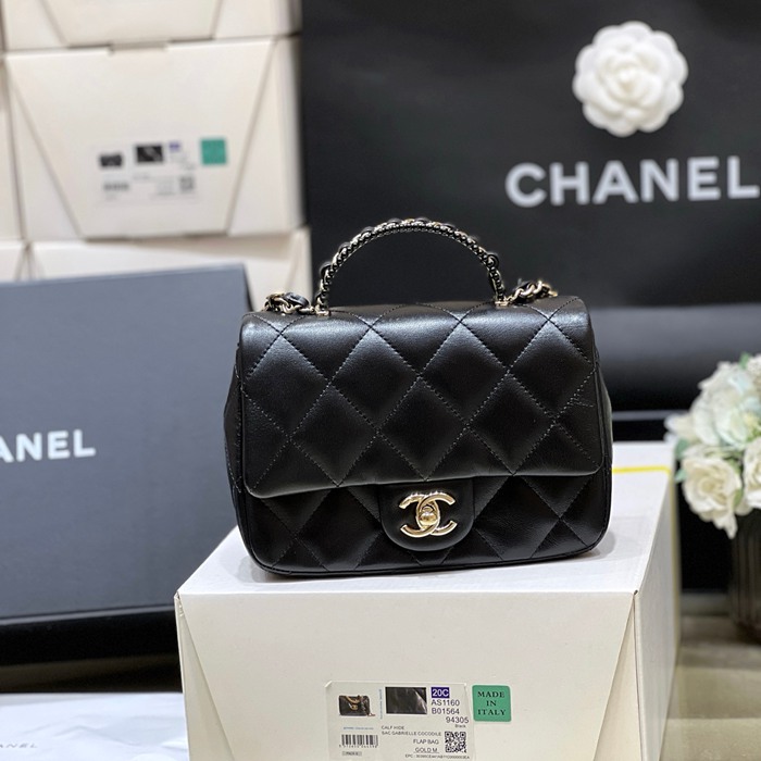 CHANEL ラムレザー ブラック×ゴールド クラシック 小 20×13×6cm サイズ:20×13×6cm