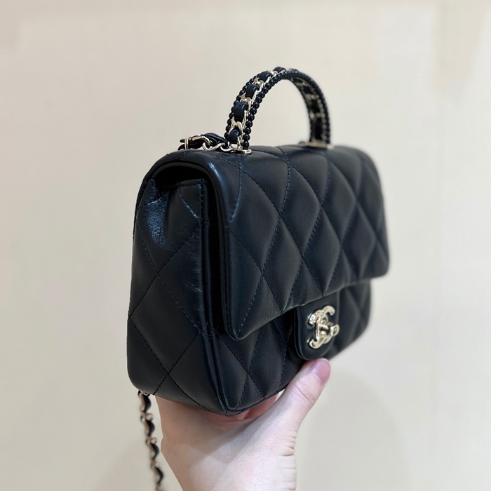 CHANEL ラムレザー ブラック×ゴールド クラシック 小 20×13×6cm サイズ:20×13×6cm
