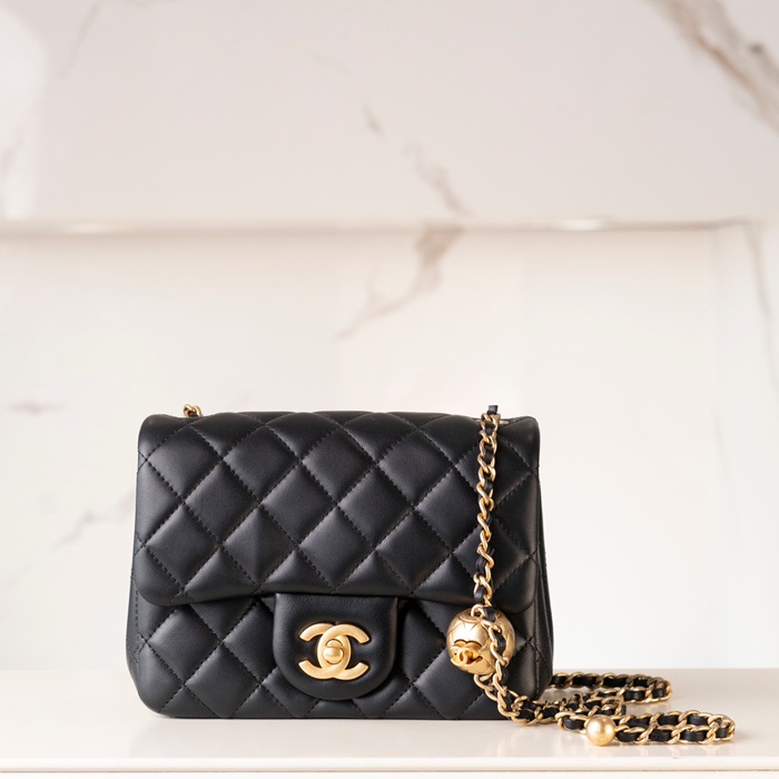 CHANEL ブラック×ゴールド 斜め掛けバッグ ヴィンテージ 18×13×7cm サイズ:18×13×7cm