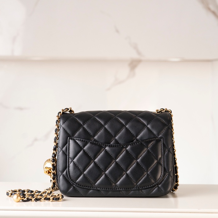 CHANEL ブラック×ゴールド 斜め掛けバッグ ヴィンテージ 18×13×7cm サイズ:18×13×7cm