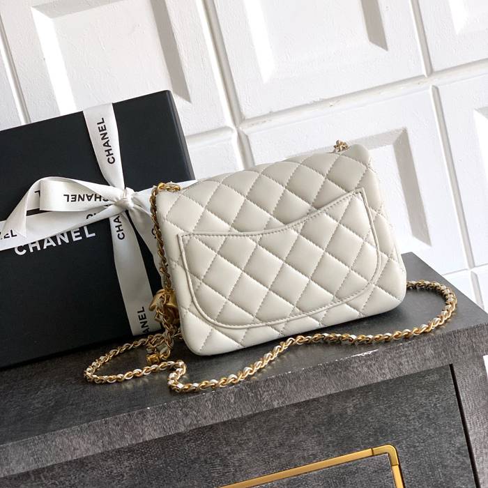 CHANEL ラムレザー ホワイト×グレー×ゴールド 斜め掛けバッグ ヴィンテージ 小 23.5×14.5×7cm サイズ:23.5×14.5×7cm