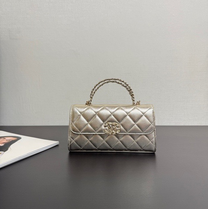 CHANEL カーフレザー 菱格紋 レッド×ゴールド ショルダーバッグ クラシック 春夏 18×10×4.5cm サイズ:18×10×4.5cm