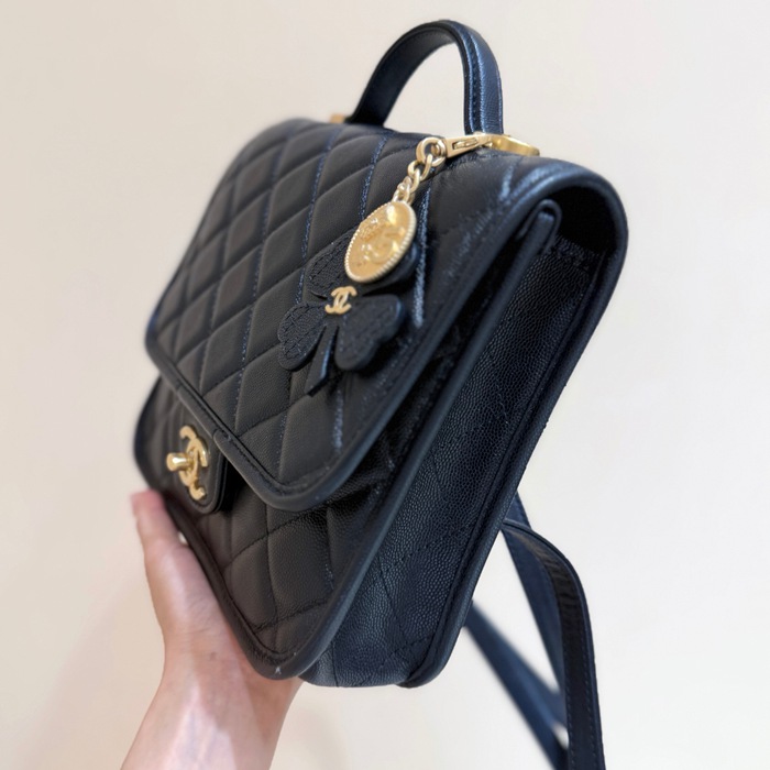 CHANEL カーフレザー 荔枝紋 ブラック×ゴールド ハンドバッグ クラシック 秋冬 22×19.5×7cm サイズ:22×19.5×7cm