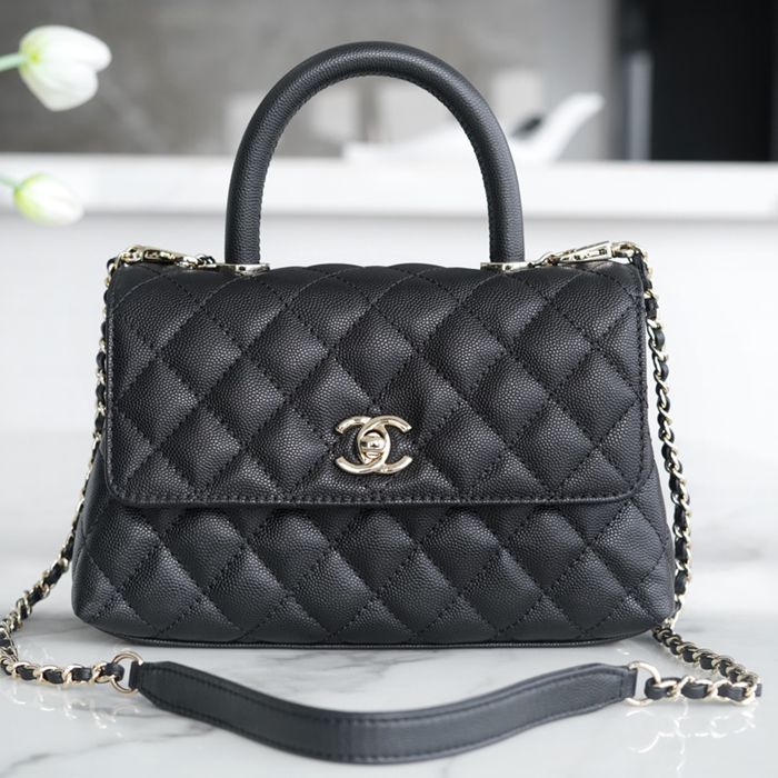 CHANEL カーフレザー ブラック×ゴールド チェーンバッグ クラシック ヴィンテージ 24×14×9cm サイズ:24×14×9cm