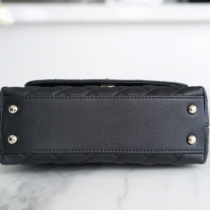 CHANEL カーフレザー ブラック×ゴールド チェーンバッグ クラシック ヴィンテージ 24×14×9cm サイズ:24×14×9cm