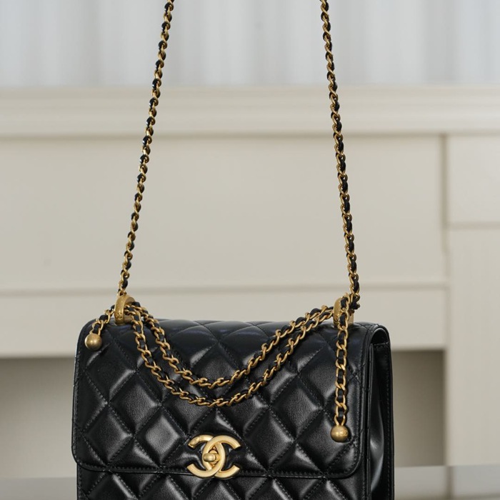 CHANEL カーフレザー ブラック×ゴールド ハンドバッグ 22×14.5×8cm サイズ:22×14.5×8cm
