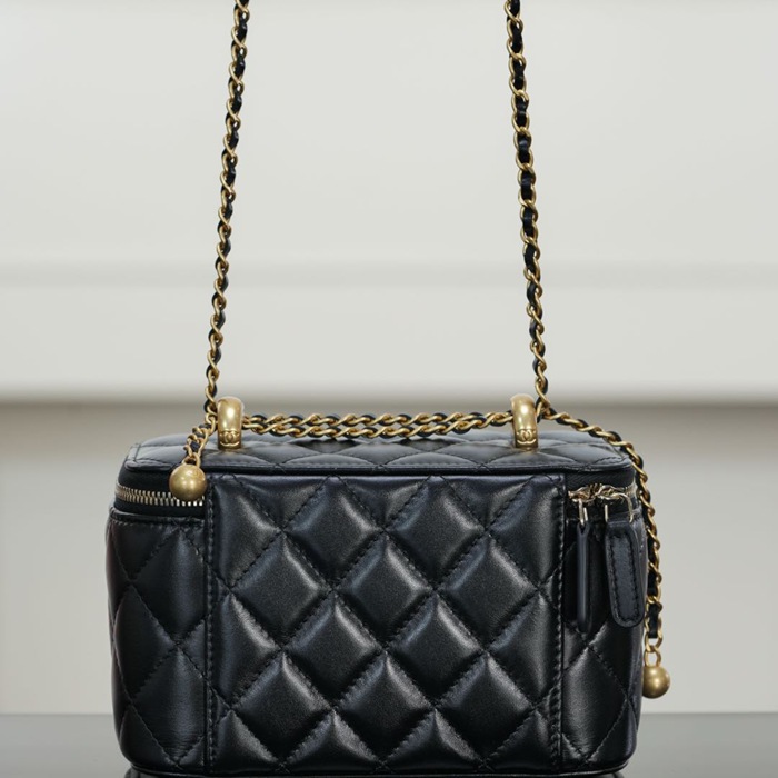 CHANEL カーフレザー ブラック×ゴールド ショルダーバッグ クラシック ヴィンテージ 17×9.5×8cm サイズ:17×9.5×8cm