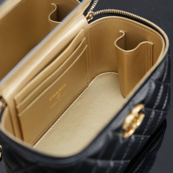 CHANEL カーフレザー ブラック×ゴールド ショルダーバッグ クラシック ヴィンテージ 17×9.5×8cm サイズ:17×9.5×8cm
