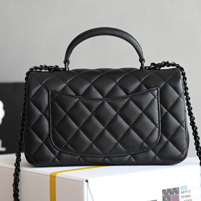 CHANEL ラムレザー ホワイト×ゴールド ハンドバッグ 20×12×6cm サイズ:20×12×6cm