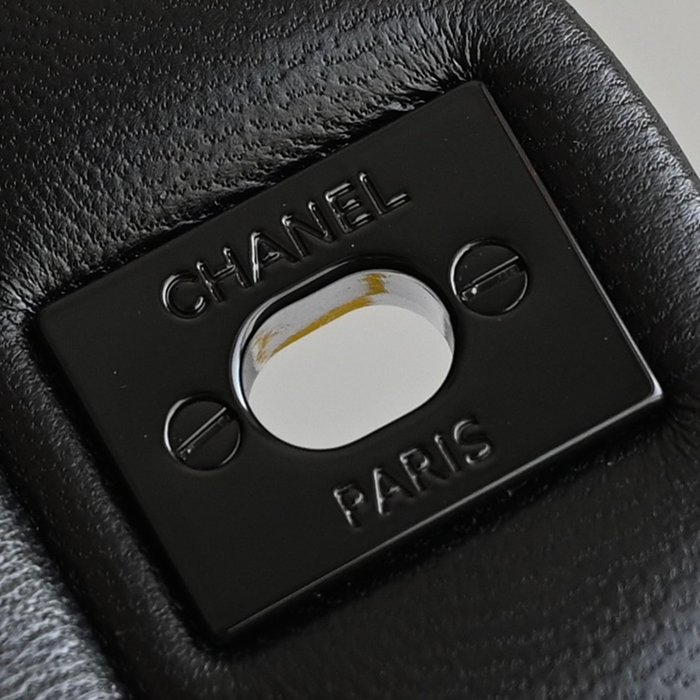 CHANEL ラムレザー ホワイト×ゴールド ハンドバッグ 20×12×6cm サイズ:20×12×6cm