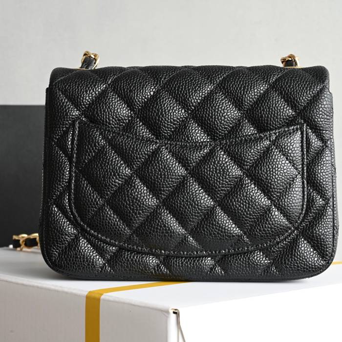 CHANEL ラムレザー ブラック×ホワイト×ゴールド 17×13.5×8cm サイズ:17×13.5×8cm