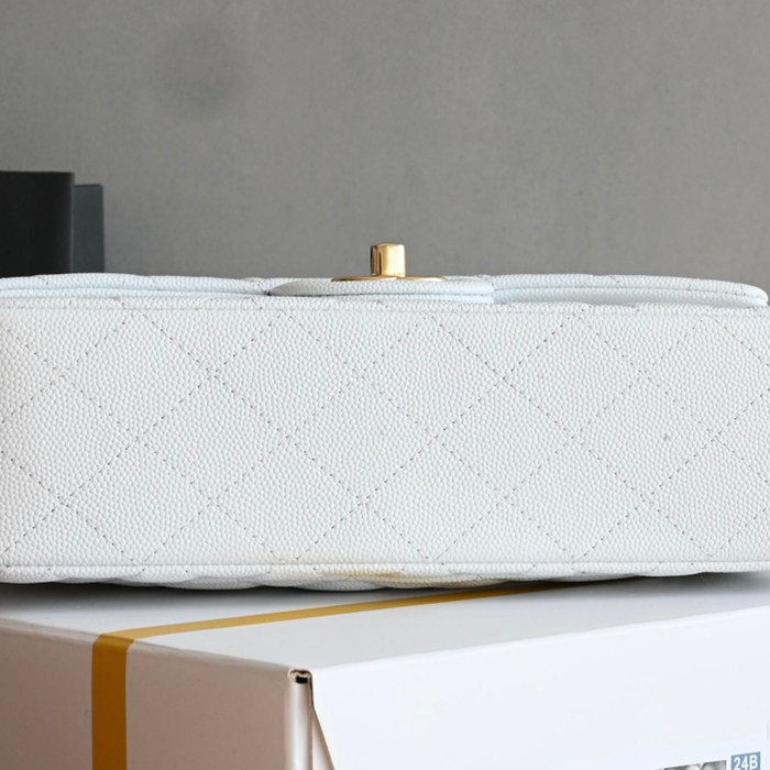 CHANEL 1117 ホワイト×ゴールド クラシック 小 23×14.5×6cm サイズ:23×14.5×6cm