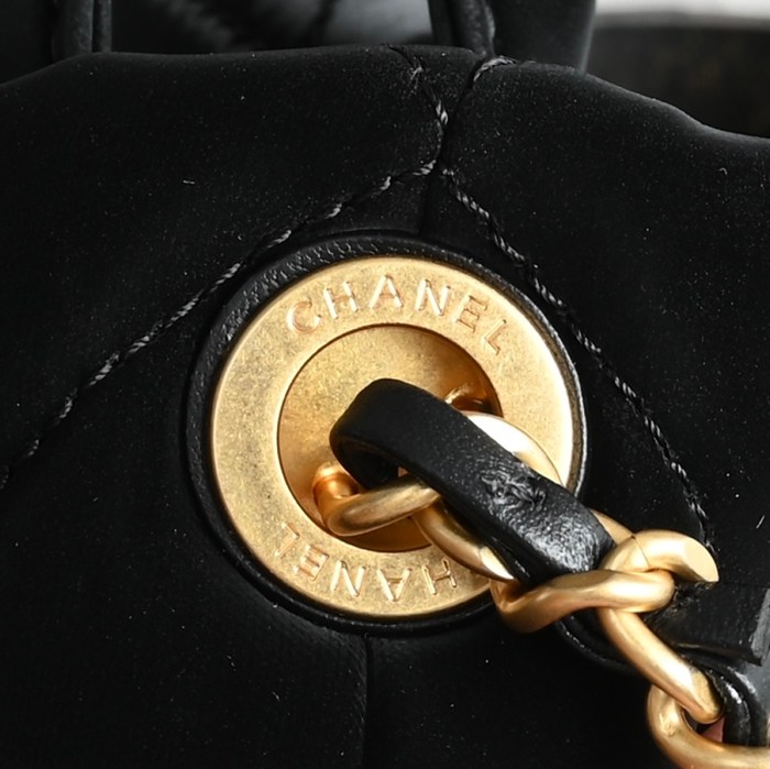 CHANEL ナイロン ブラック×ホワイト×ゴールド ヴィンテージ 小 26×18×5cm サイズ:26×18×5cm