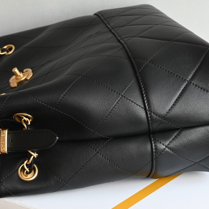 CHANEL カーフレザー ブラック×ホワイト×ゴールド トートバッグ ヴィンテージ 大容量 36×24×14cm サイズ:36×24×14cm