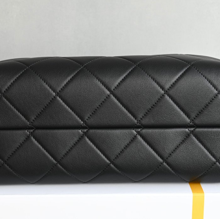 CHANEL カーフレザー ブラック×ホワイト×ゴールド トートバッグ ヴィンテージ 大容量 36×24×14cm サイズ:36×24×14cm