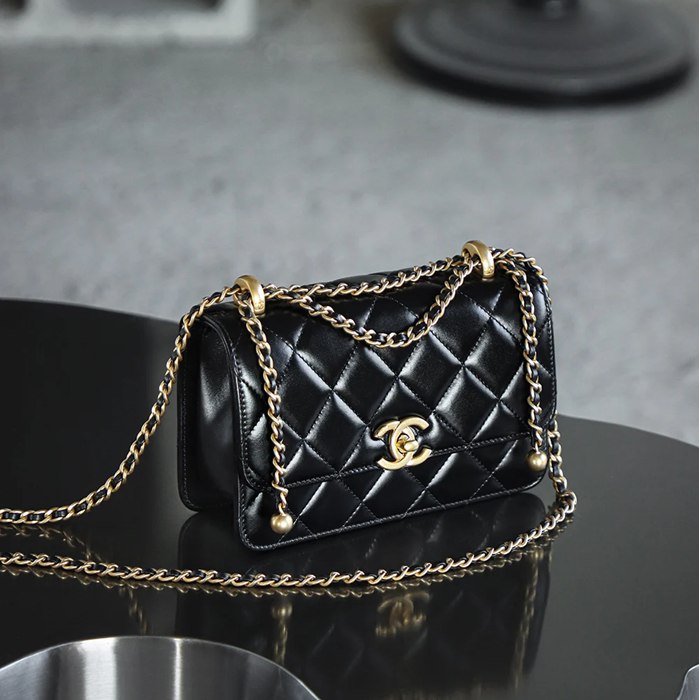 CHANEL カーフレザー ゴールド 斜め掛けバッグ 19×12×8cm サイズ:19×12×8cm