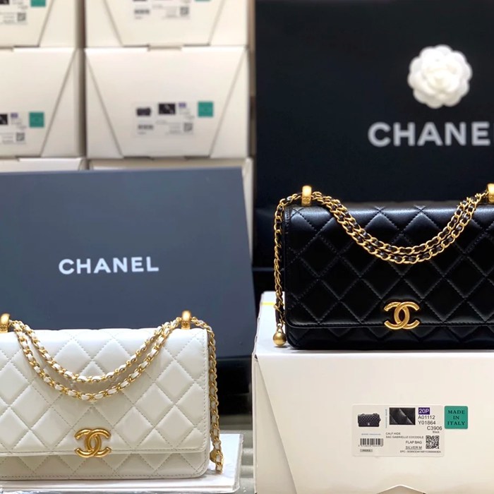 CHANEL AP2289 カーフレザー ブラック×ホワイト×レッド×グリーン×ゴールド 斜め掛けバッグ 19×12×3.5cm サイズ:19×12×3.5cm