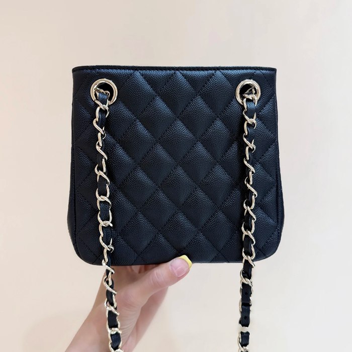 CHANEL カーフレザー 荔枝紋 ブラック×ゴールド 斜め掛けバッグ クラシック 小 16.5×15×10.5cm サイズ:16.5×15×10.5cm
