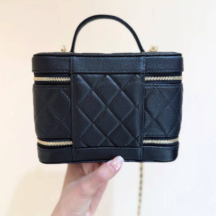 CHANEL カーフレザー 荔枝紋 ブラック×ゴールド 斜め掛けバッグ クラシック 17×13×9cm サイズ:17×13×9cm