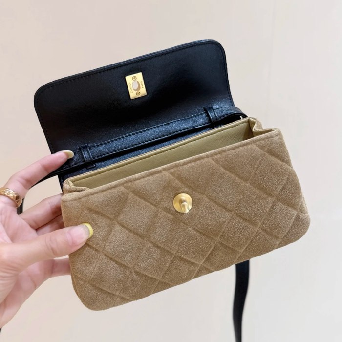 CHANEL ラムレザー 配色 斜め掛けバッグ 20×12×3.5cm サイズ:20×12×3.5cm