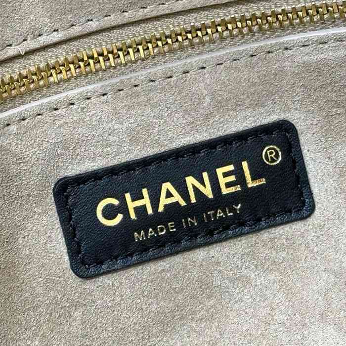 CHANEL カーフレザー ショルダーバッグ クラシック 春夏 39×20×13cm サイズ:39×20×13cm