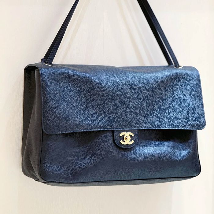 CHANEL AS6233 カーフレザー 荔枝紋 ショルダーバッグ 有名人同款 ファッショナブル 38.5×26×11cm サイズ:38.5×26×11cm