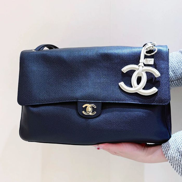 CHANEL AS6233 カーフレザー 荔枝紋 ショルダーバッグ 有名人同款 ファッショナブル 38.5×26×11cm サイズ:38.5×26×11cm