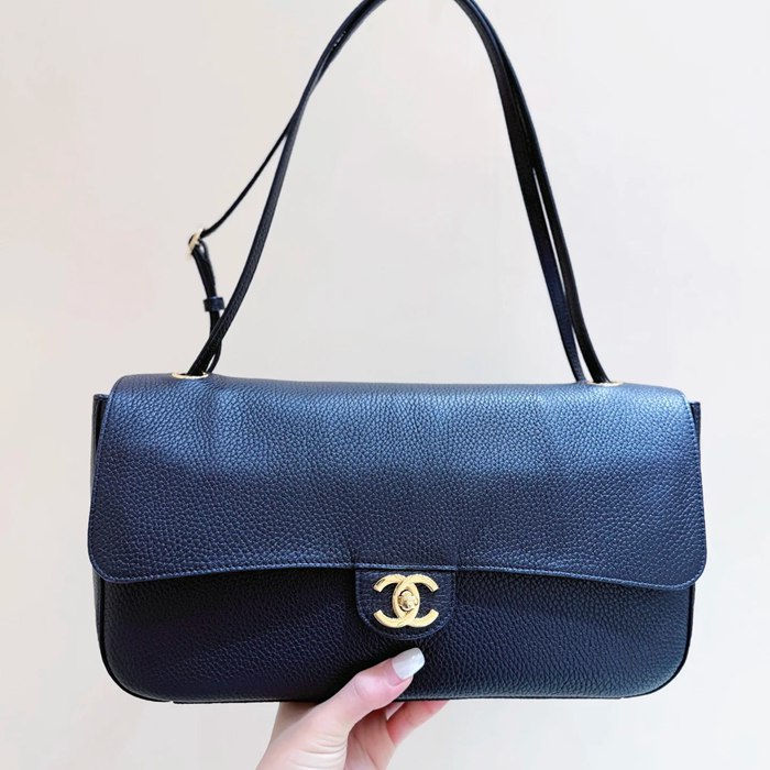CHANEL AS6231 カーフレザー 荔枝紋 レッド ショルダーバッグ 有名人同款 ファッショナブル 32×19.5×10cm サイズ:32×19.5×10cm
