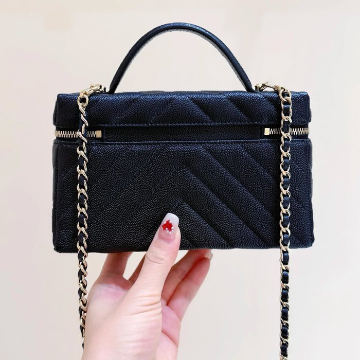 CHANEL AP5212 カーフレザー ストライプ ブラック×ゴールド 斜め掛けバッグ クラシック 春夏 19×14×5cm サイズ:19×14×5cm