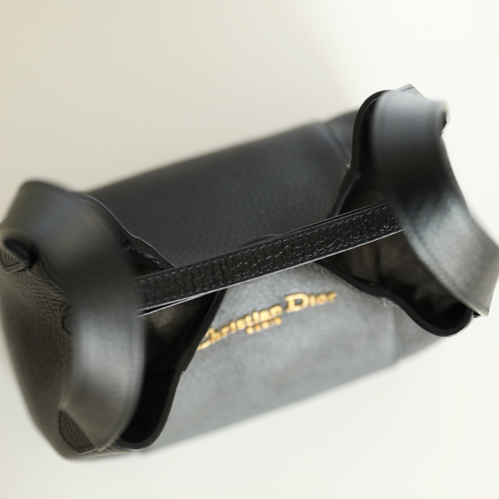 DIOR カーフレザー、レザー レター ブラック、ゴールド 斜め掛けバッグ、ショルダーバッグ、ハンドバッグ 小 ヴィンテージ 21.0x19.0x11.0cm サイズ:21x19x11cm