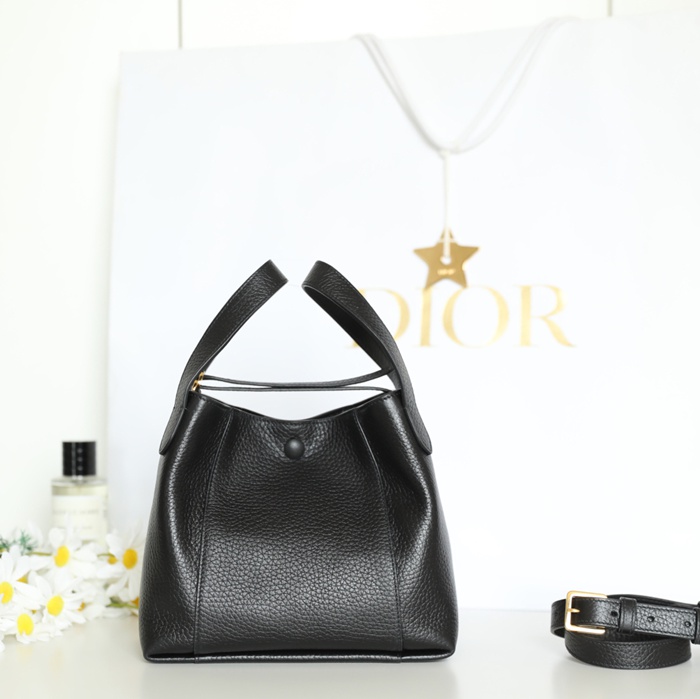 DIOR カーフレザー、レザー レター ブラック、ゴールド 斜め掛けバッグ、ショルダーバッグ、ハンドバッグ 小 ヴィンテージ 21.0x19.0x11.0cm サイズ:21x19x11cm