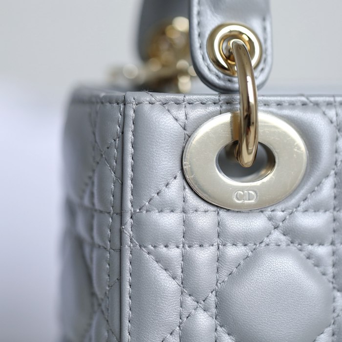 DIOR ラムレザー、レザー、チェーン グレンチェック、刺繍、レター ホワイト、グレー、ゴールド 斜め掛けバッグ、ショルダーバッグ、ハンドバッグ ミニ サイズ:17x15cm