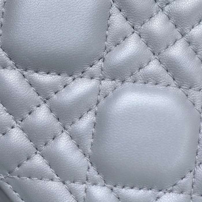 DIOR ラムレザー、レザー、チェーン グレンチェック、刺繍、レター ホワイト、グレー、ゴールド 斜め掛けバッグ、ショルダーバッグ、ハンドバッグ ミニ サイズ:17x15cm