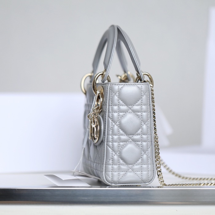 DIOR ラムレザー、レザー、チェーン グレンチェック、刺繍、レター ホワイト、グレー、ゴールド 斜め掛けバッグ、ショルダーバッグ、ハンドバッグ ミニ サイズ:17x15cm